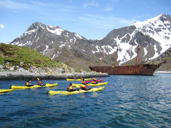 Aproximando-se do naufrágio Bayard, em Ocean Harbour, na Geórgia do Sul
